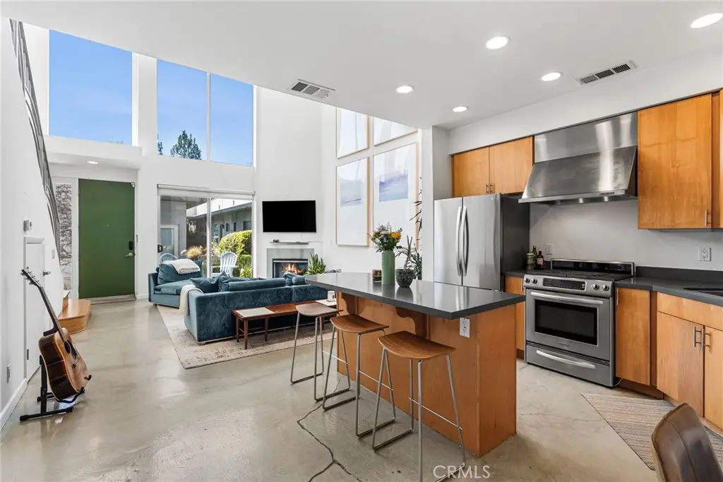 637 E 4th #B, Long Beach, CA 90802 - #1