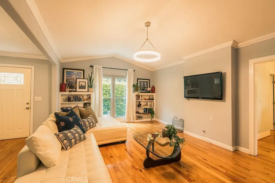 7122 /7124 De Longpre, Los Angeles, CA 90046 - #3