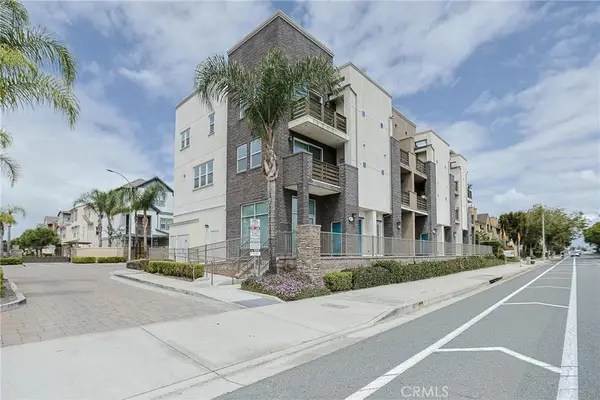 1300 N Harbor Boulevard, Santa Ana, CA 92703