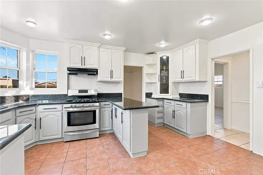 12239 Cedar Avenue, Hawthorne, CA 90250 - #3