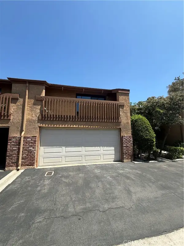 2286 Pacific #D, Costa Mesa, CA 92627