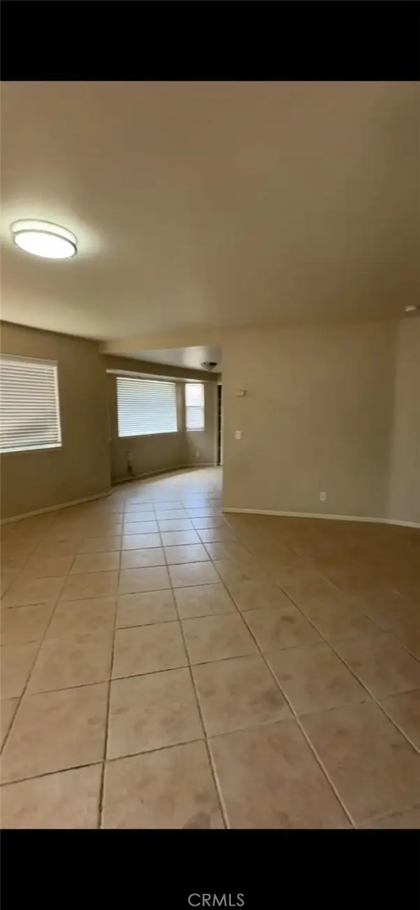 1118 E Campus Way, Hemet, CA 92543 - #3