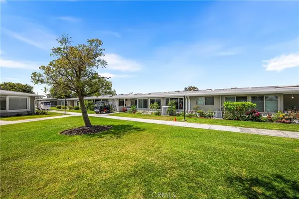 1522 Merion Way E #33J, Seal Beach, CA 90740