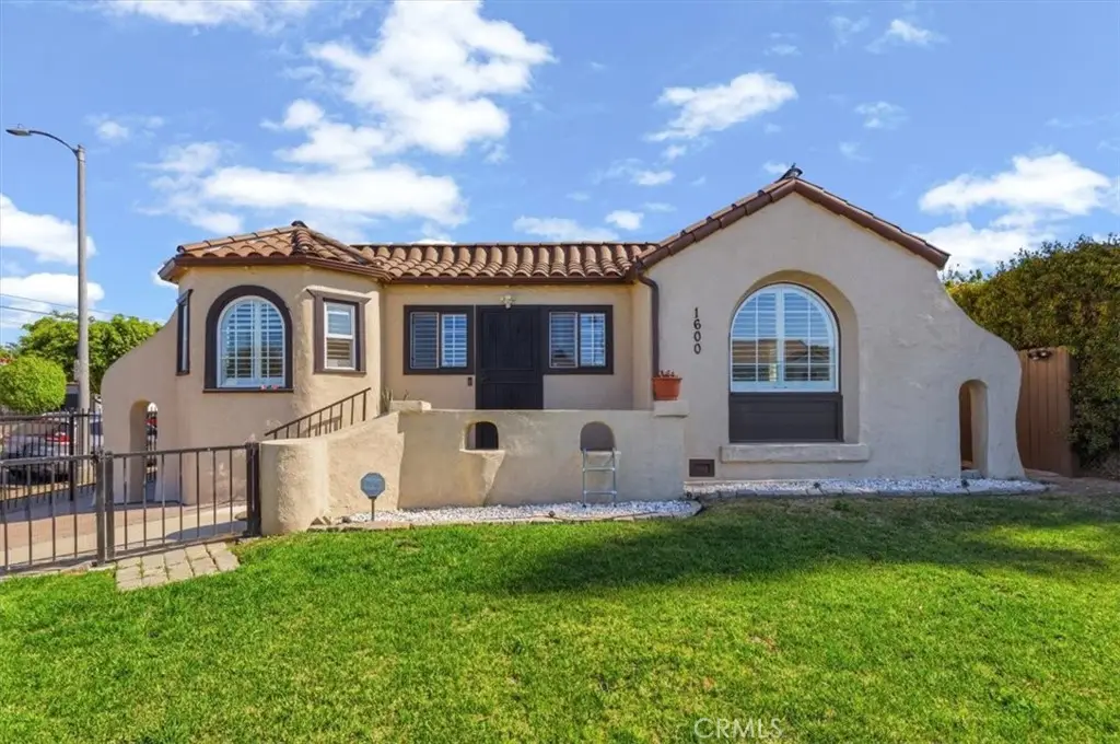 1600 W 80th Street, Los Angeles, CA 90047 - #1