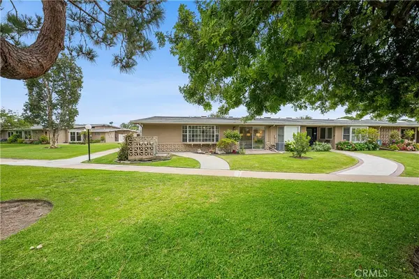 1281 Knollwood #44L, Seal Beach, CA 90740