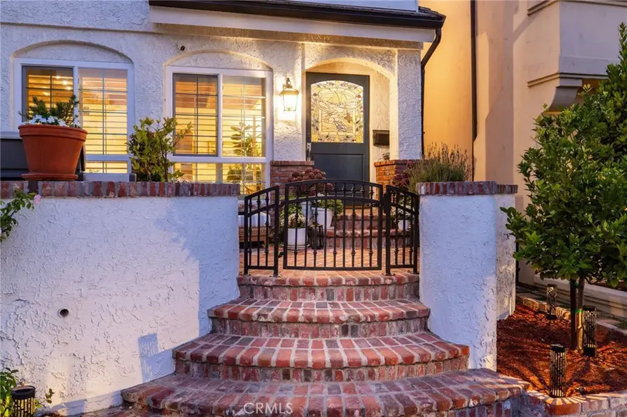 205 4th Street, Seal Beach, CA 90740 - #2