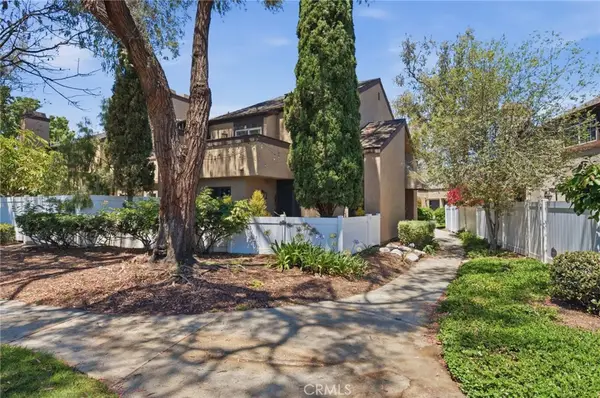 905 Hyde Court, Costa Mesa, CA 92626