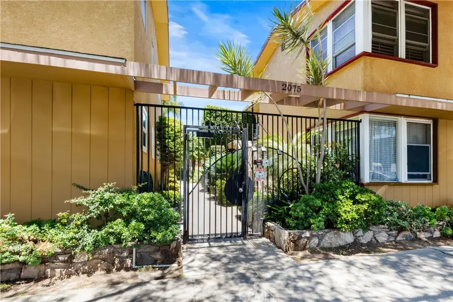 2075 E Appleton Street #17, Long Beach, CA 90803 - #3