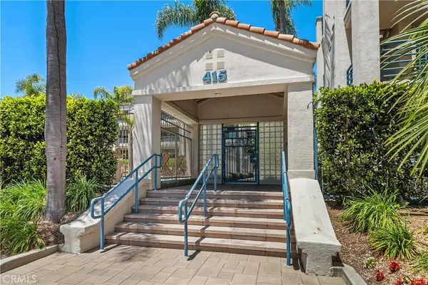 415 Townsquare Lane #308, Huntington Beach, CA 92648