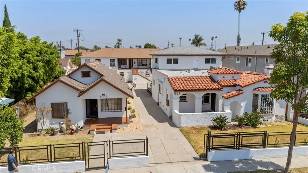 1329 W 88th, Los Angeles, CA 90044 - #1