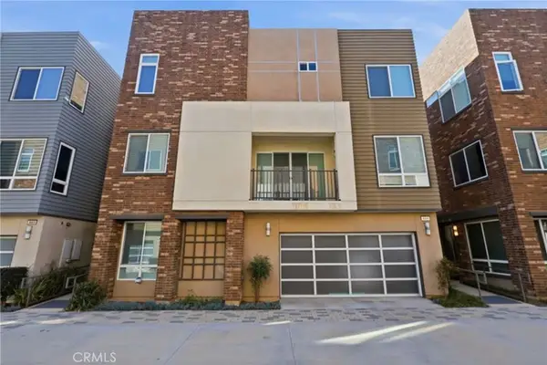 809 Brickyard Lane, Costa Mesa, CA 92627
