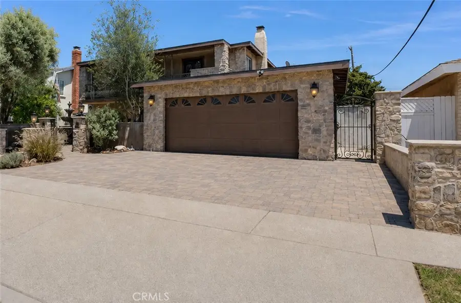 2117 Deodar, Santa Ana, CA 92705 - #2