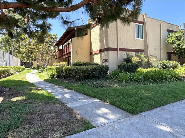1030 W Macarthur Boulevard #38, Santa Ana, CA 92707