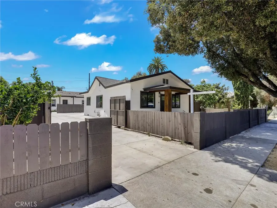 1050 W Chestnut Avenue, Santa Ana, CA 92703 - #3