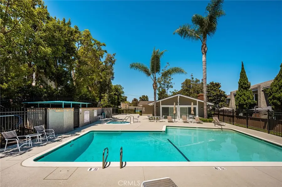 18571 Vallarta Drive, Huntington Beach, CA 92646 - #3