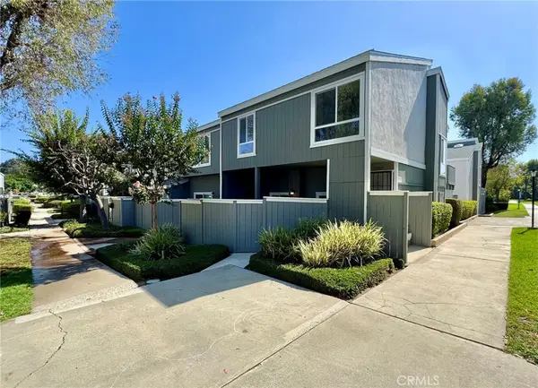 2710 W Segerstrom Avenue #F, Santa Ana, CA 92704