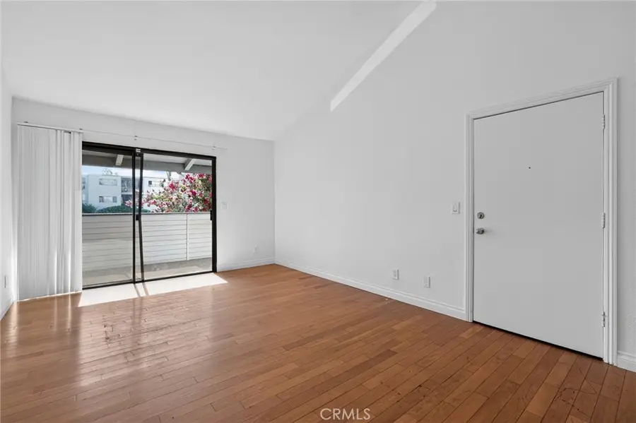 8801 Independence, Canoga Park, CA 91304 - #2