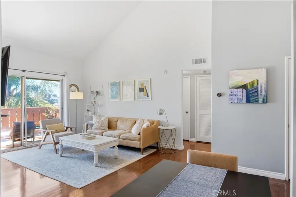 384 Redondo #401, Long Beach, CA 90814 - #1