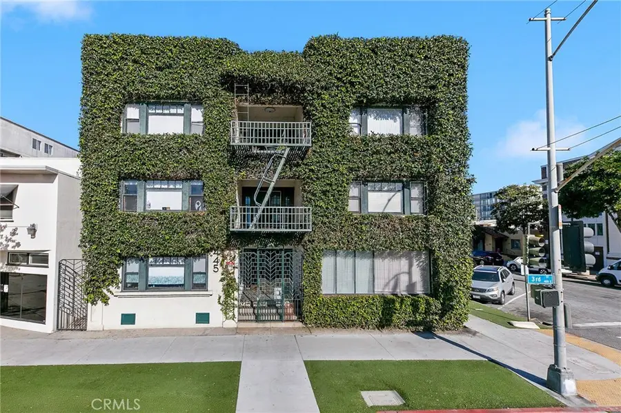 445 E 3rd, Long Beach, CA 90802 - #2