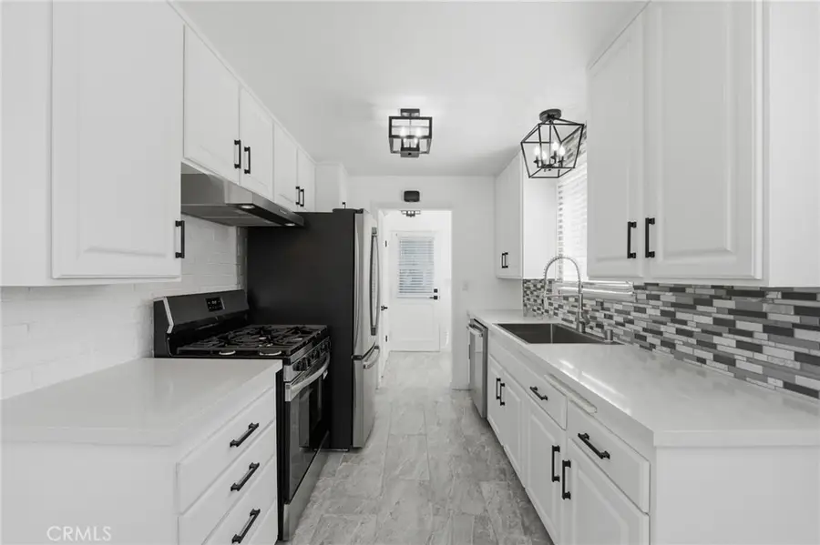 11512 213th, Lakewood, CA 90715 - #2
