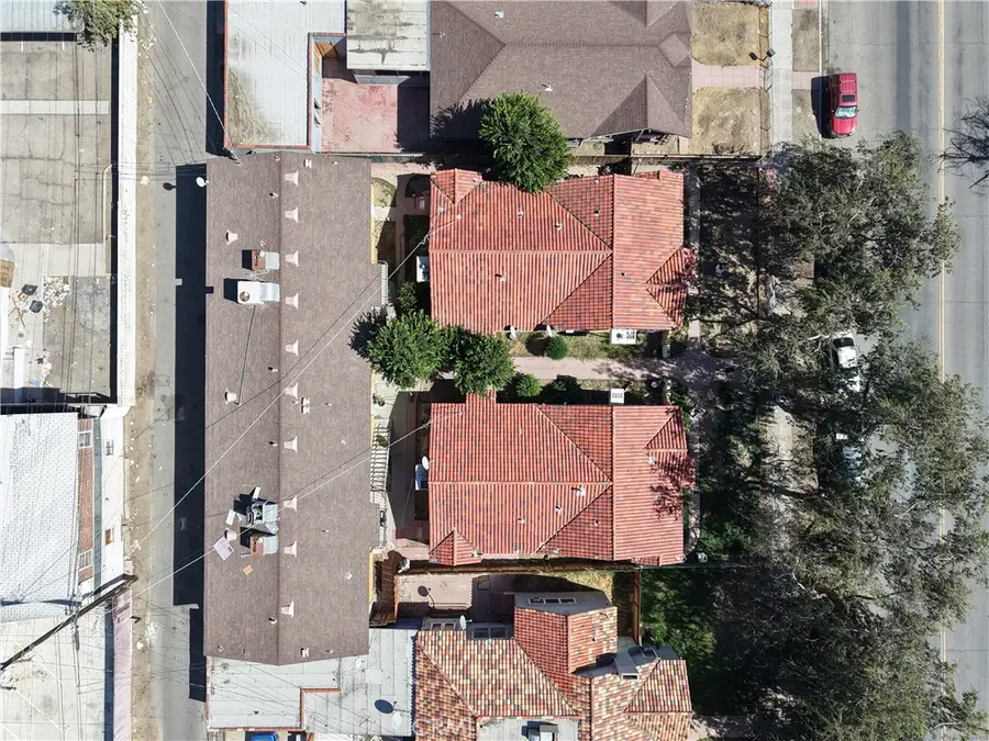 210 17th Street, Bakersfield, CA 93301 - #3