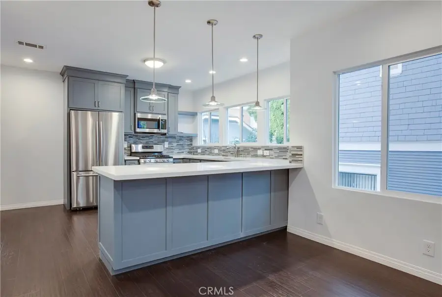 2765 W 8th, Los Angeles, CA 90005 - #3