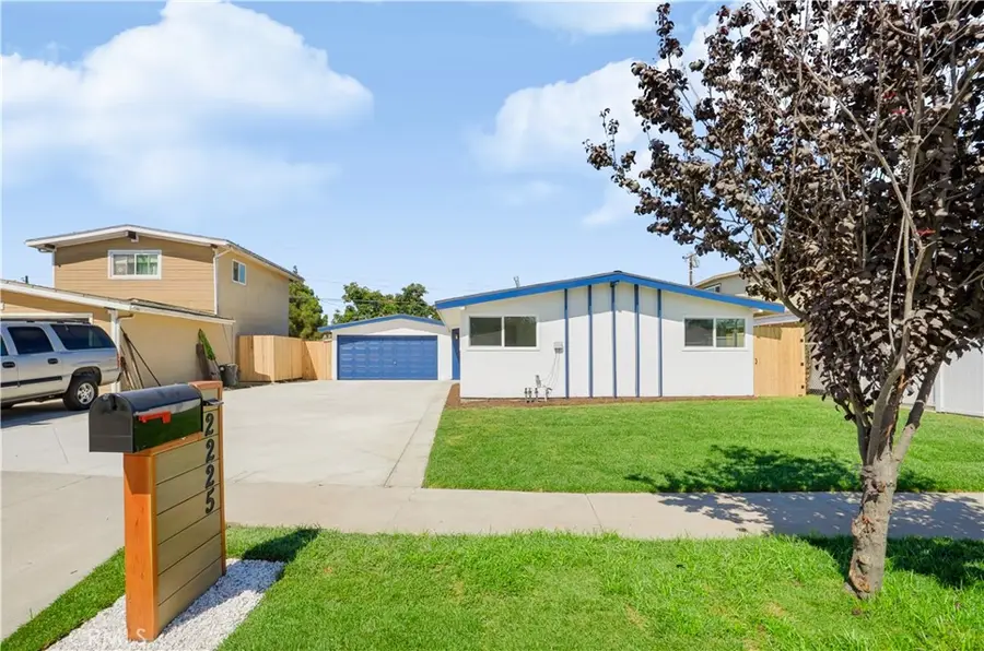 2225 Maple, Costa Mesa, CA 92627 - #3