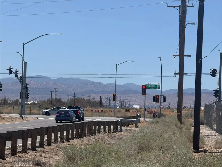 1510 E Avenue M, Palmdale, CA 93550 - #3