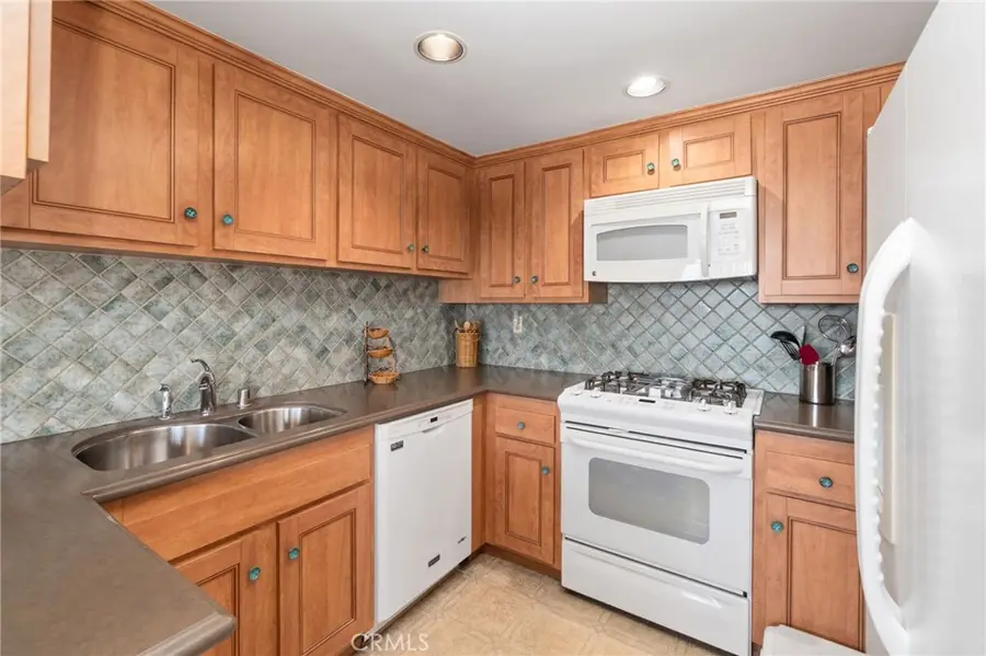 106 N Western #302, San Pedro, CA 90732 - #2
