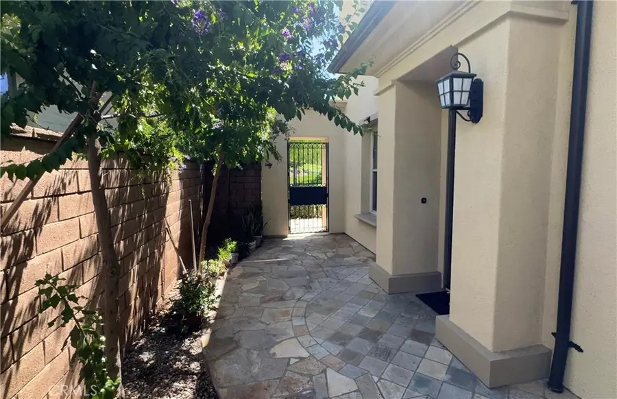 39 Arrowhead, Irvine, CA 92618 - #2