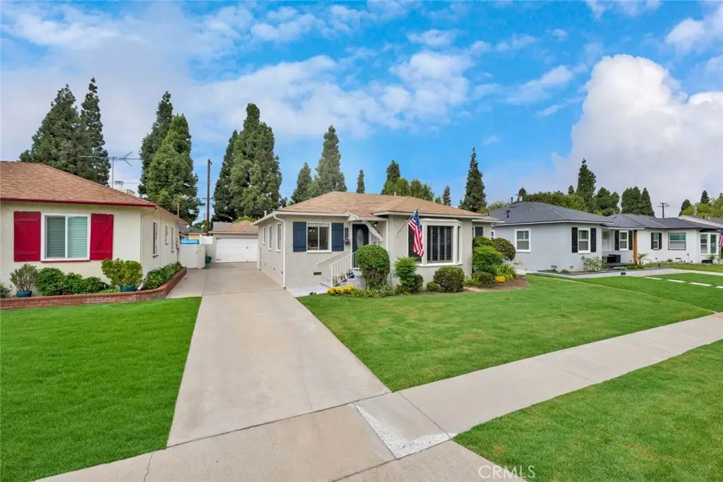 5423 Dunrobin Avenue, Lakewood, CA 90713 - #1