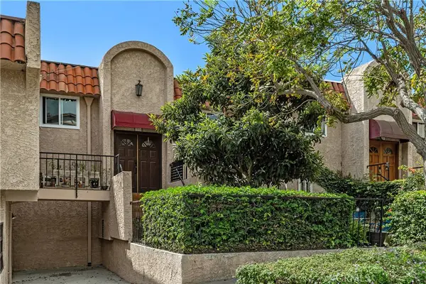 2504 Skyline Drive, Signal Hill, CA 90755
