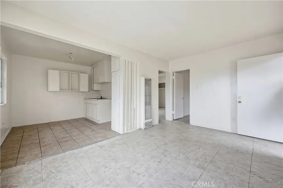 5914 S Hoover, Los Angeles, CA 90044 - #3