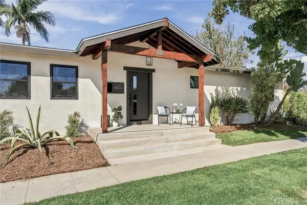 2001 Carfax, Long Beach, CA 90815
