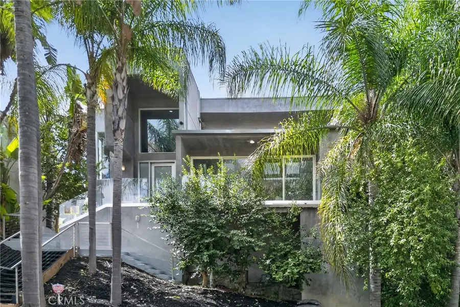 21530 Yucatan Avenue, Woodland Hills, CA 91364 - #2
