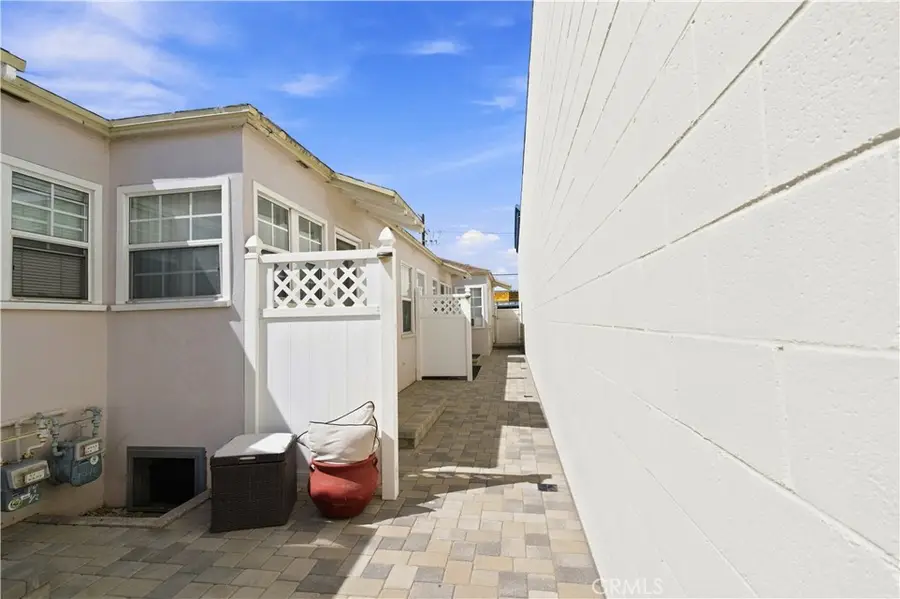 11418 Victory Boulevard, Valley Glen, CA 91606 - #2