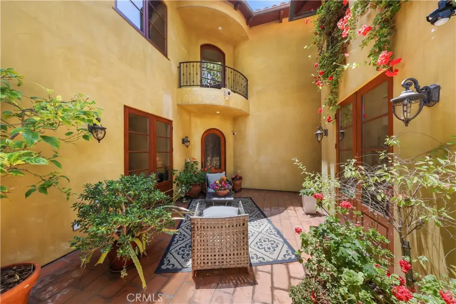 12226 Paisley Lane, Los Angeles, CA 90049 - #3