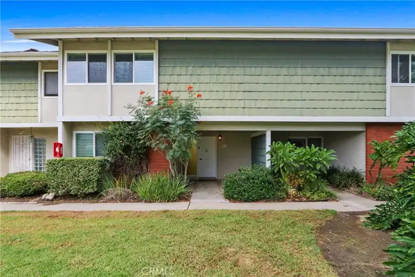 1404 N Tustin #P-3, Santa Ana, CA 92705