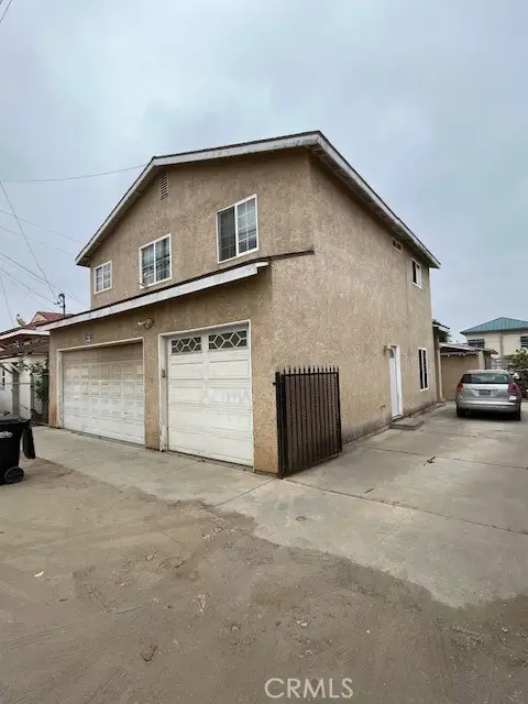 3769 3771 Chamoune, San Diego, CA 92105