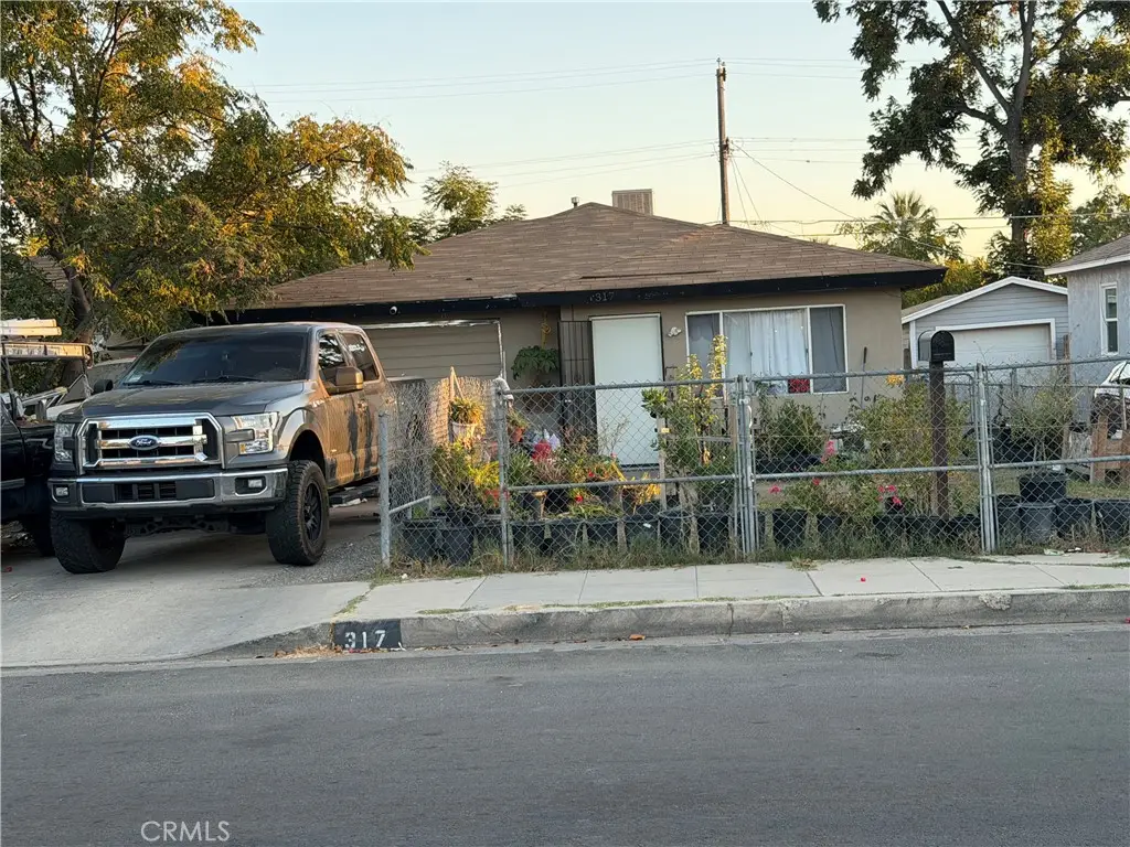 317 Woodrow, Bakersfield, CA 93308 - #1