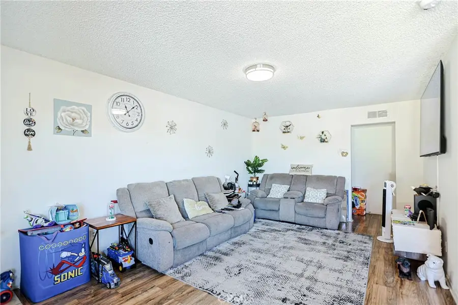 1400 W Warner, Santa Ana, CA 92704 - #3