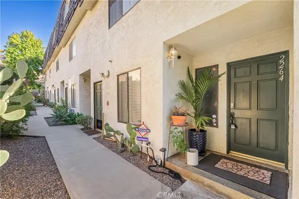 2264 Rose Avenue, Signal Hill, CA 90755