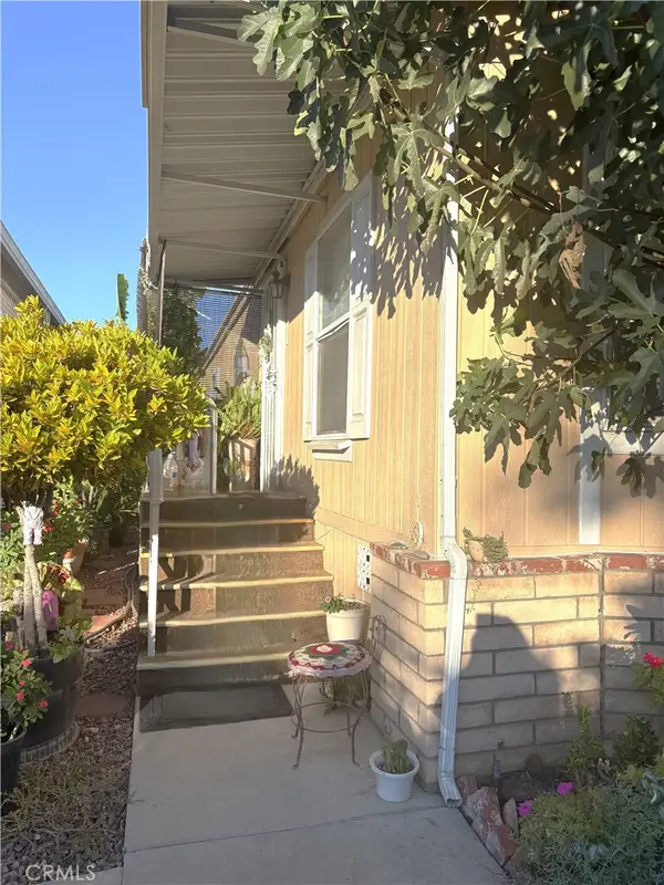 10745 Victoria #4, Whittier, CA 90604