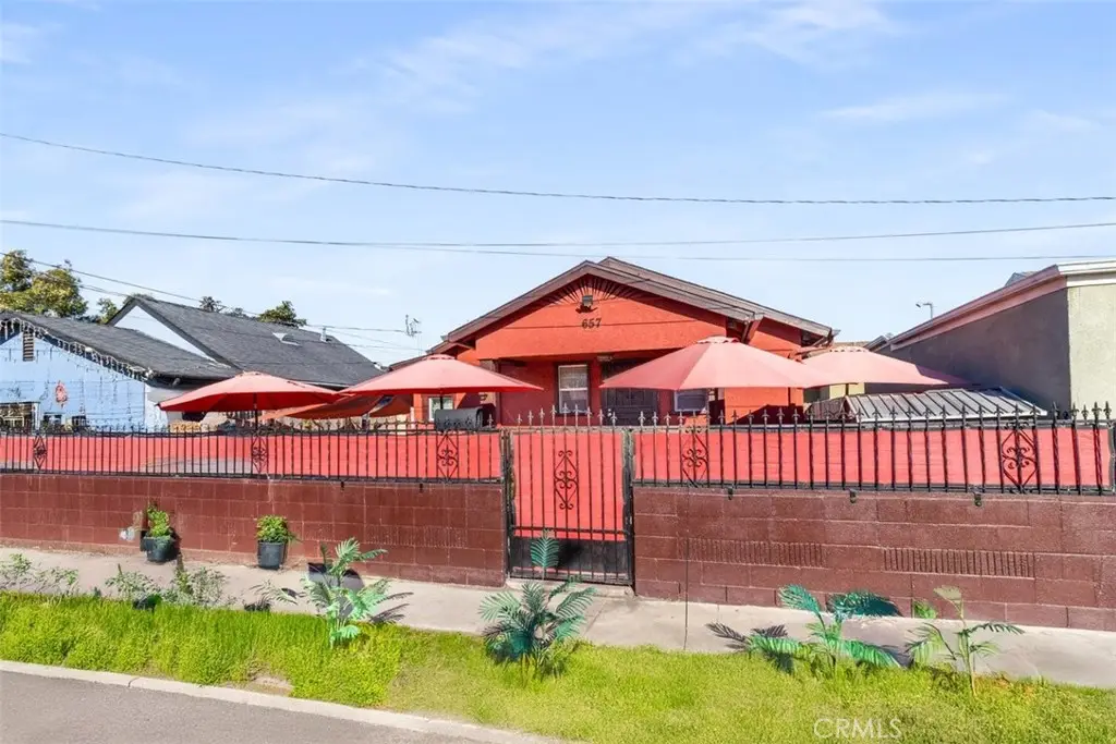 657 W 66th, Los Angeles, CA 90044 - Image #1