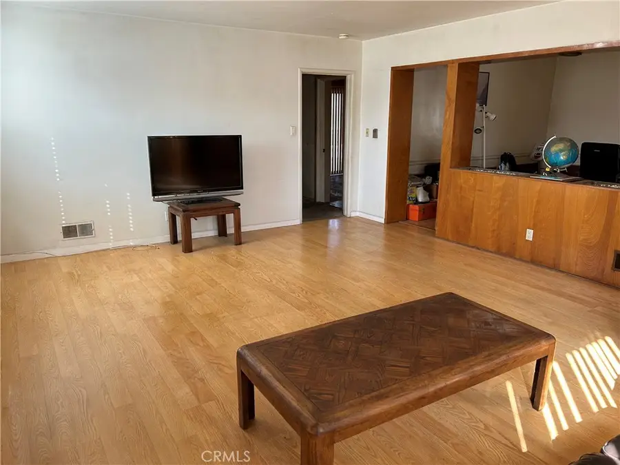 735 W 126th, Los Angeles, CA 90044 - Image #2