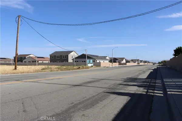 800 52nd Street W, Rosamond, CA 93560