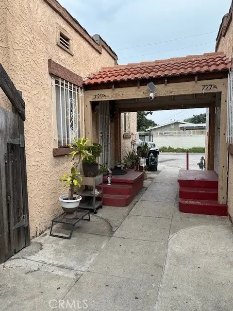 727 W 76th Street, Los Angeles, CA 90044 - #2