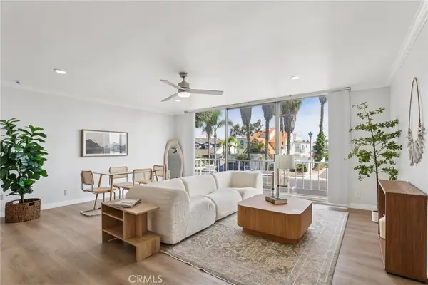 383 Bayshore Avenue #207, Long Beach, CA 90803