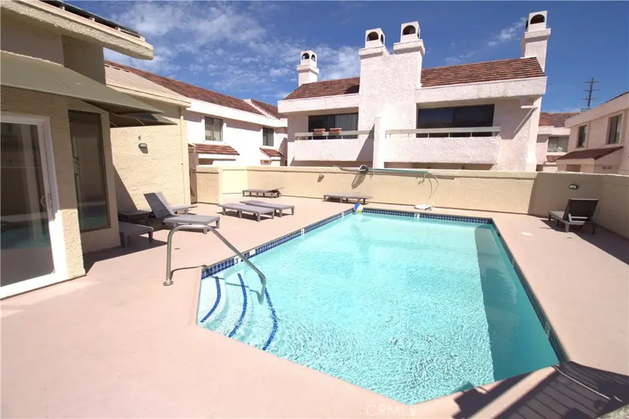 9906 Owensmouth, Chatsworth, CA 91311 - #2