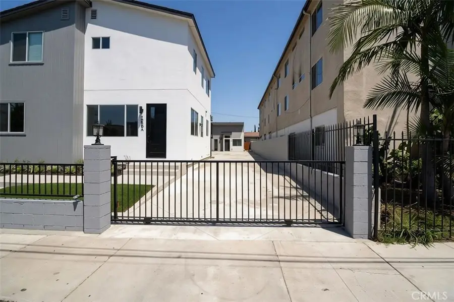1056 Hoffman, Long Beach, CA 90813 - #3